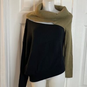 MABEL & LOU BOUTIQUE TWO-TONED BLACK/OLIVE  COLD SHOULDER COWL NECK SWEATER SZ L